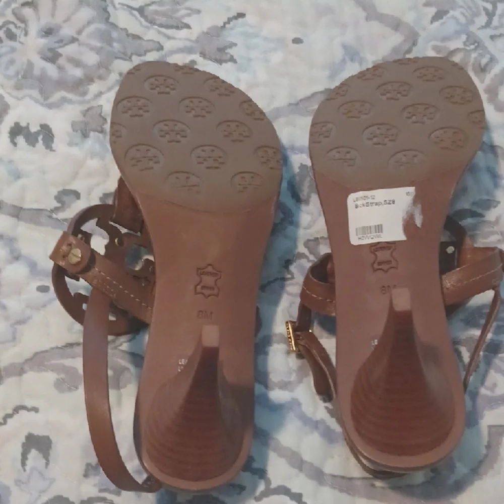 Tory Burch Brown Leather Logo Thong Sandals with Gold Medallions